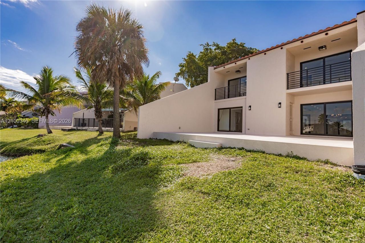 7238 Jacaranda Ln, Unit 7238, Miami Lakes, FL 33014 Photo