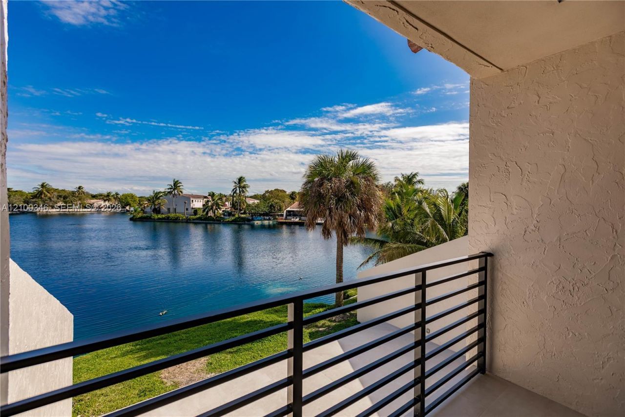 7238 Jacaranda Ln, Unit 7238, Miami Lakes, FL 33014 Photo