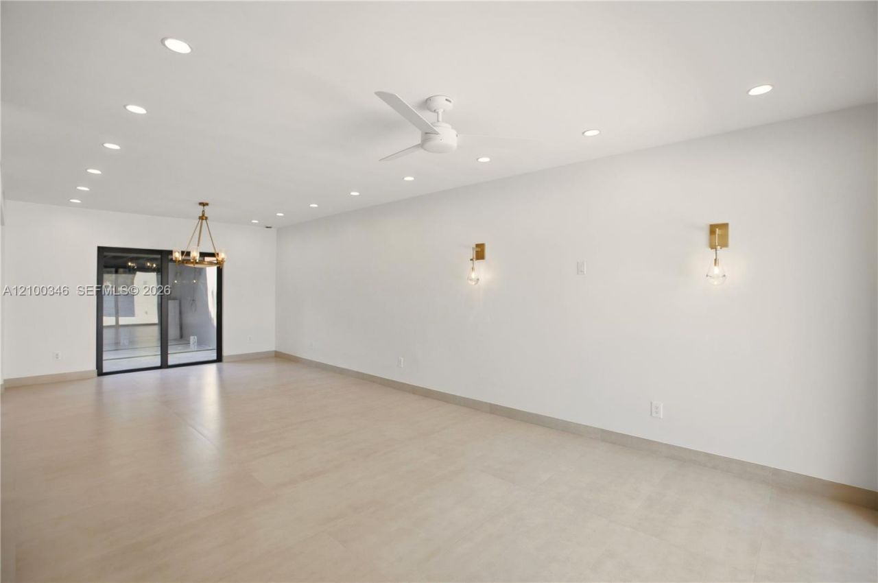 7238 Jacaranda Ln, Unit 7238, Miami Lakes, FL 33014 Photo