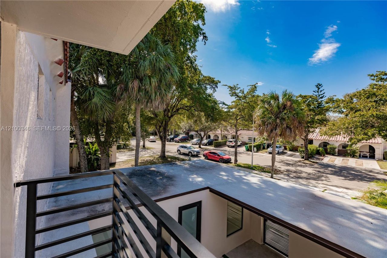 7238 Jacaranda Ln, Unit 7238, Miami Lakes, FL 33014 Photo