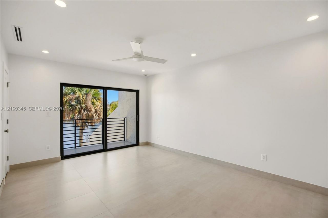 7238 Jacaranda Ln, Unit 7238, Miami Lakes, FL 33014 Photo