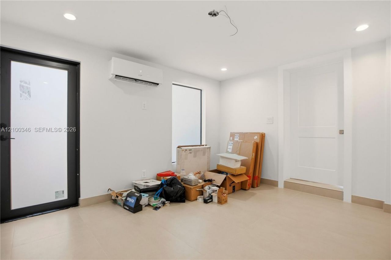7238 Jacaranda Ln, Unit 7238, Miami Lakes, FL 33014 Photo