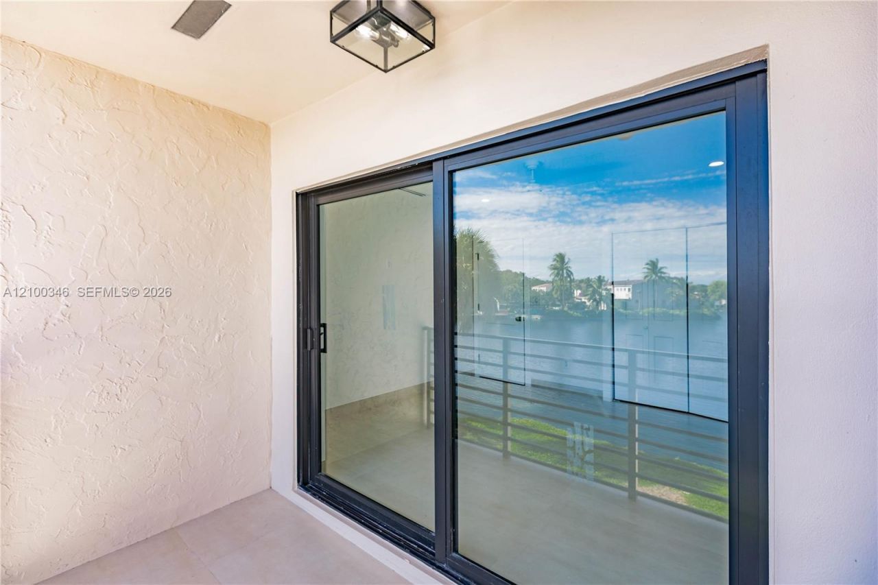 7238 Jacaranda Ln, Unit 7238, Miami Lakes, FL 33014 Photo
