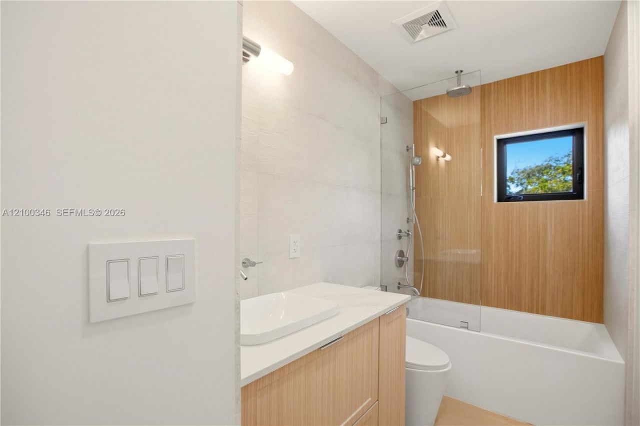 7238 Jacaranda Ln, Unit 7238, Miami Lakes, FL 33014 Photo
