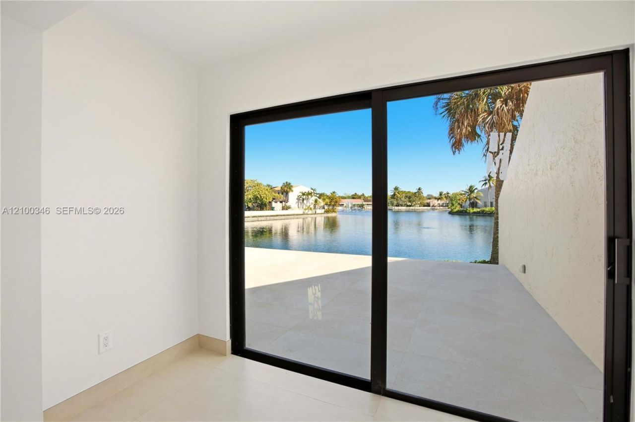 7238 Jacaranda Ln, Unit 7238, Miami Lakes, FL 33014 Photo