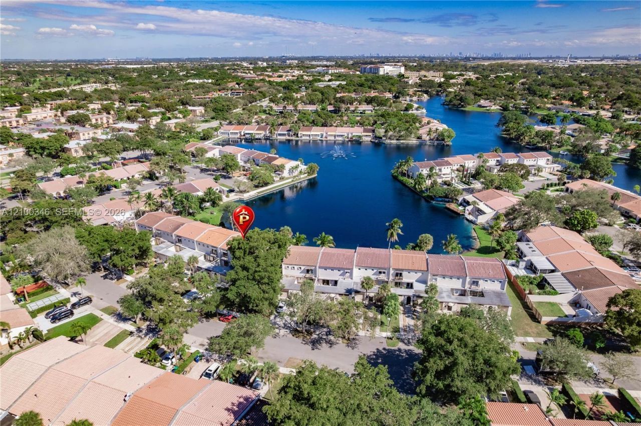 7238 Jacaranda Ln, Unit 7238, Miami Lakes, FL 33014 Photo