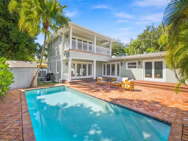 108 SE 17th Ave , Fort Lauderdale, FL 33301