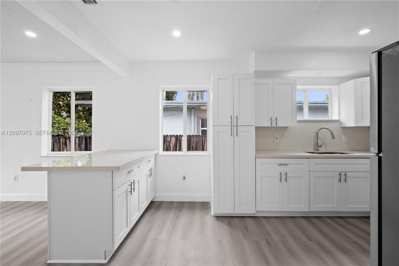 511 NE 131st St , North Miami, FL 33161 Photo