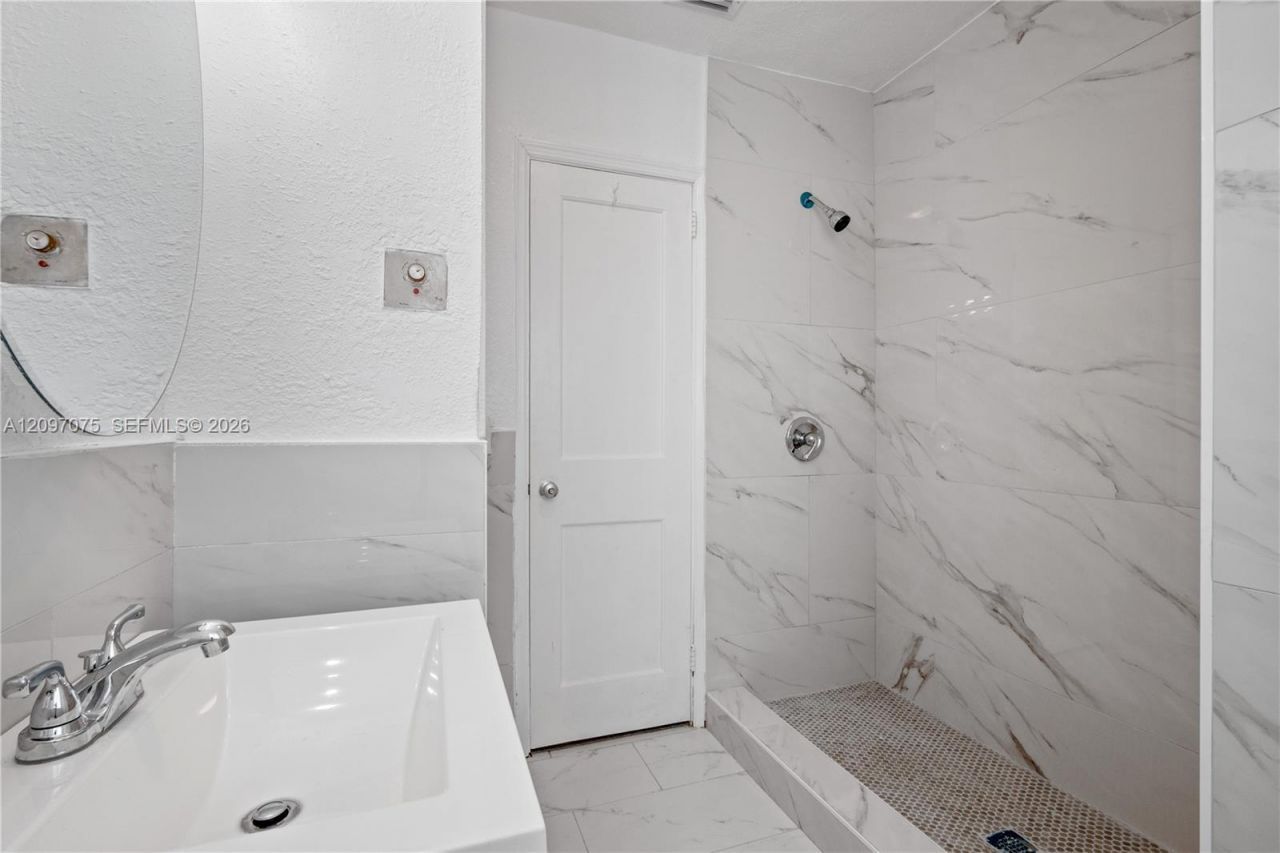 511 NE 131st St , North Miami, FL 33161 Photo