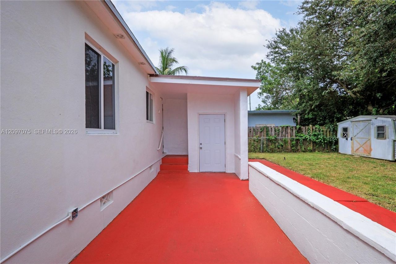 511 NE 131st St , North Miami, FL 33161 Photo