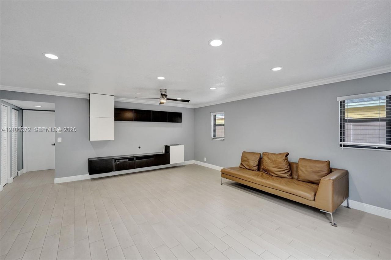 3261 Crystal Way, Unit 1, Miramar, FL 33025 Photo
