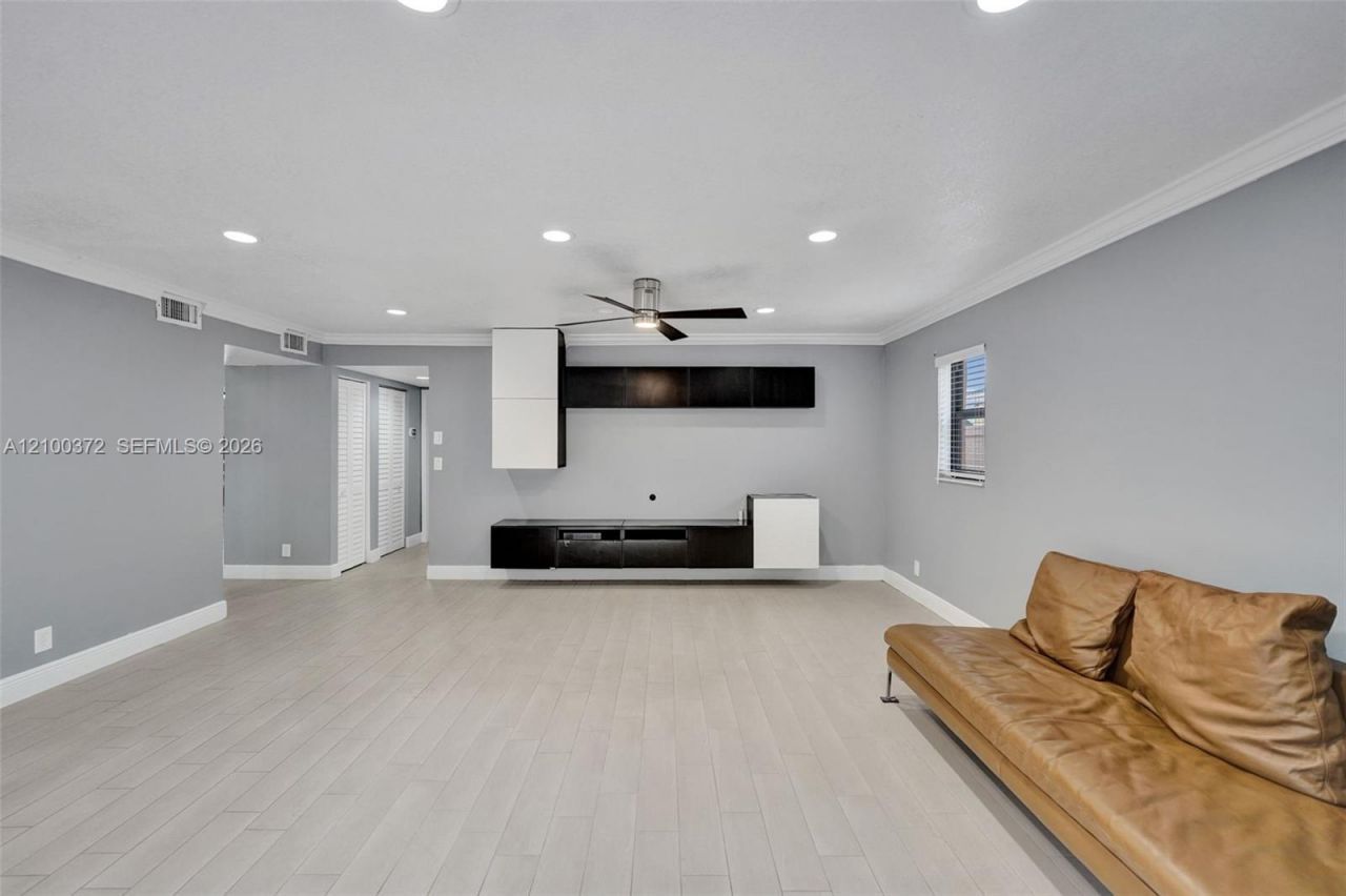 3261 Crystal Way, Unit 1, Miramar, FL 33025 Photo