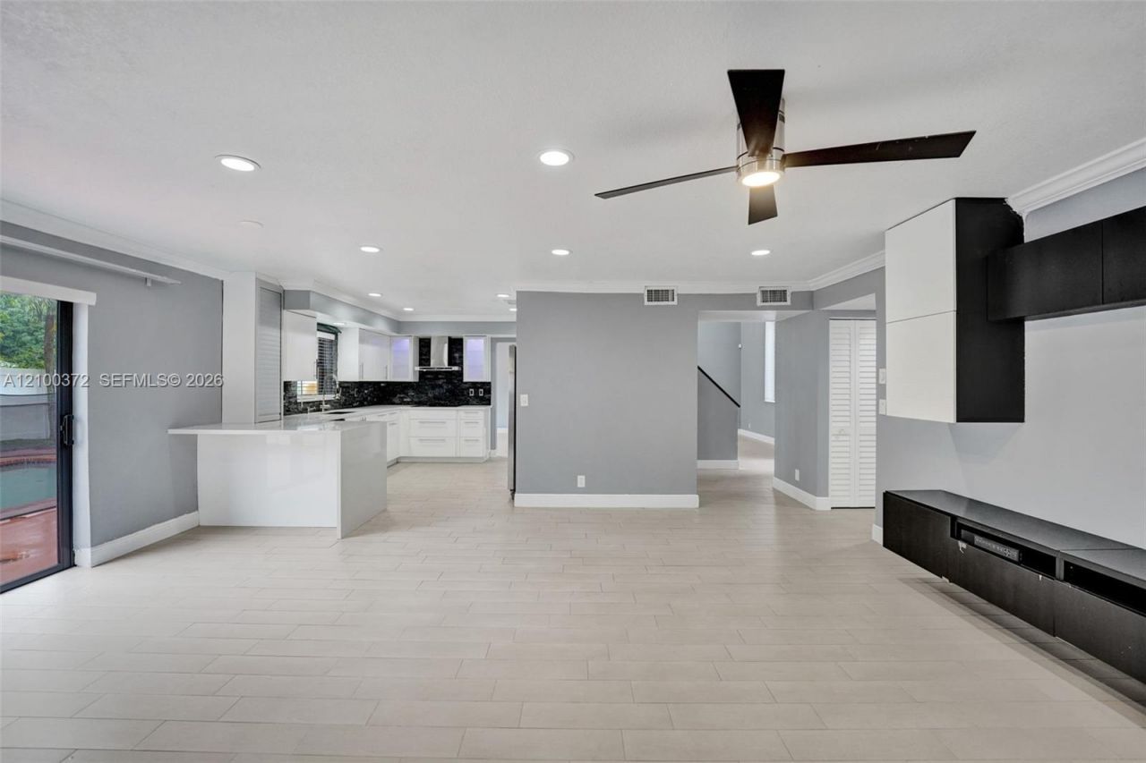 3261 Crystal Way, Unit 1, Miramar, FL 33025 Photo
