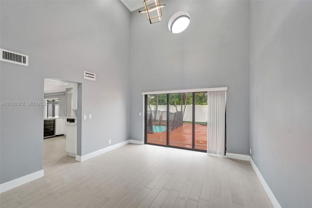 3261 Crystal Way, Unit 1, Miramar, FL 33025 Photo