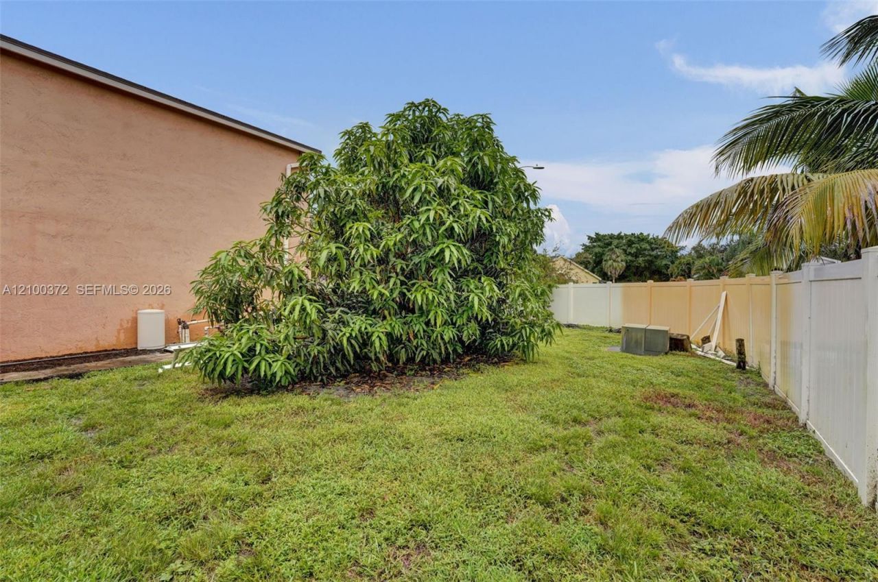 3261 Crystal Way, Unit 1, Miramar, FL 33025 Photo