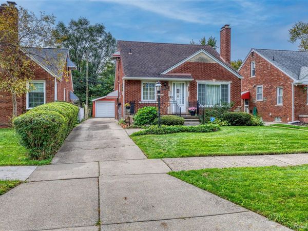 20514 Lochmoor Street , Harper Woods, Mi 48225