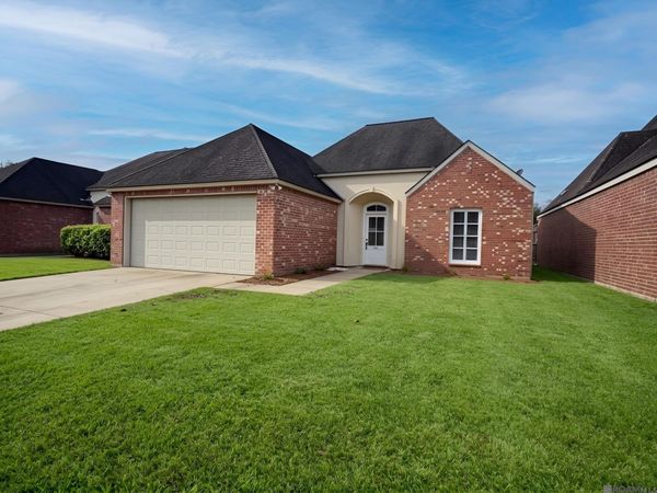 12461 Dutchtown Villa Dr, Geismar, LA 70734