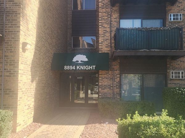 8894 Knight Avenue , Unit 213, Des Plaines, IL 60016