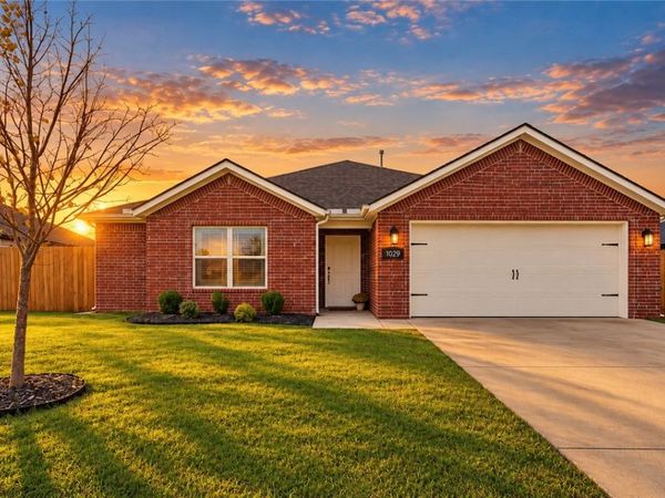 1029 Glenora Avenue , Lowell, AR 72745
