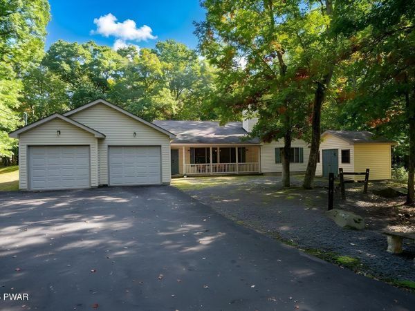 803 Jefferson Court , Lords Valley, PA 18328