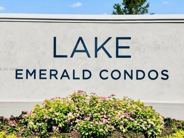 112 Lake Emerald Dr, Unit 109, Oakland Park, FL 33309