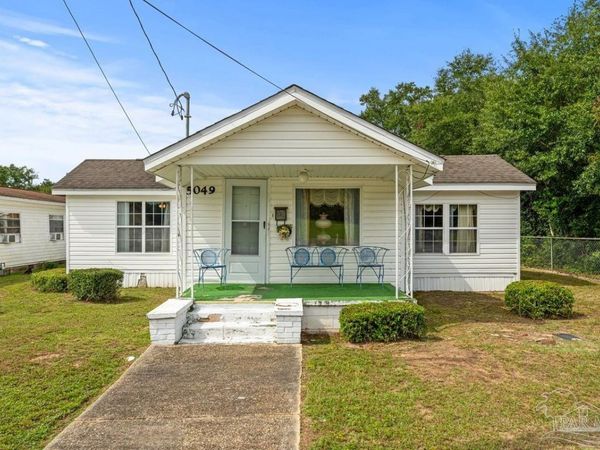 5049 Dr Martin Luther King Jr Dr, Milton, FL 32570