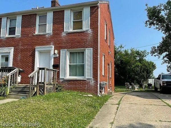 82 Spokane Drive, Pontiac, Mi 48341