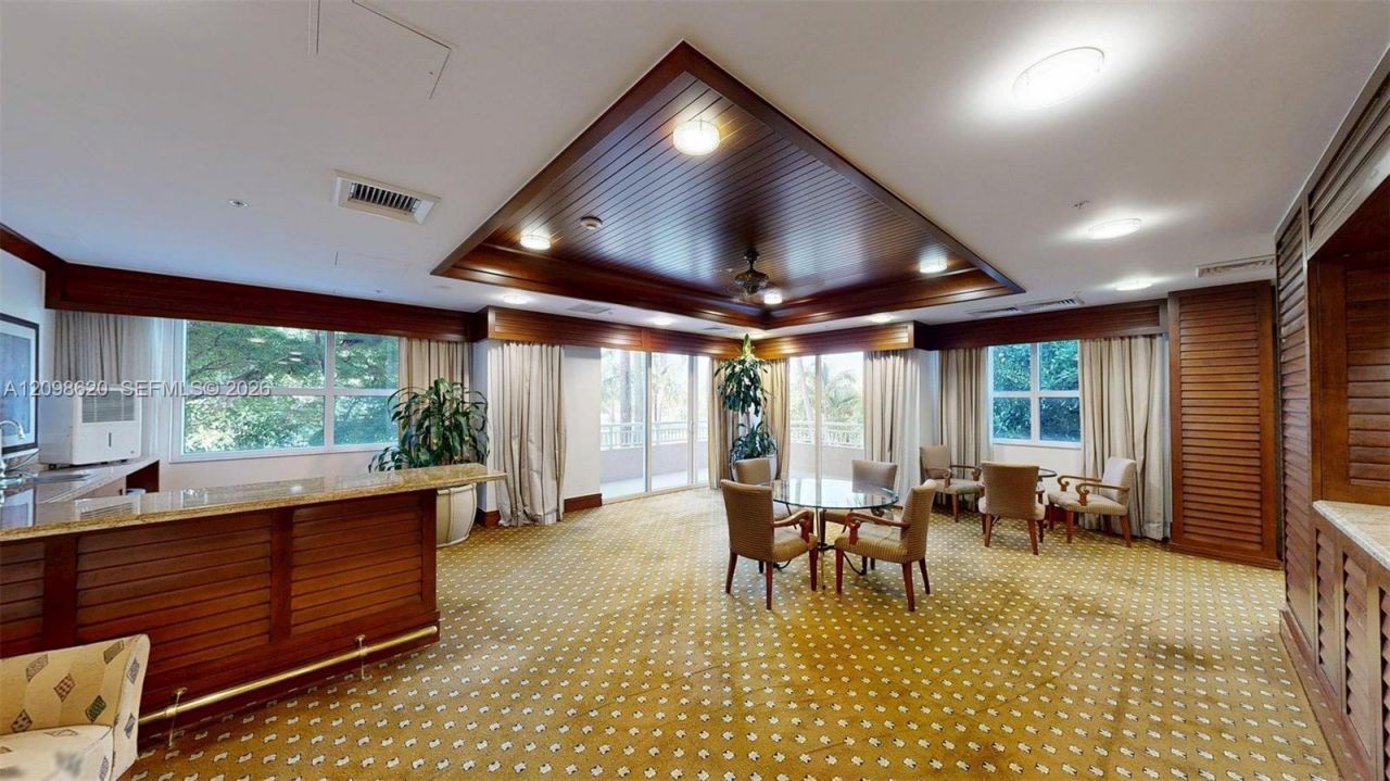 19501 W Country Club Dr, Unit 2505, Aventura, FL 33180 Photo