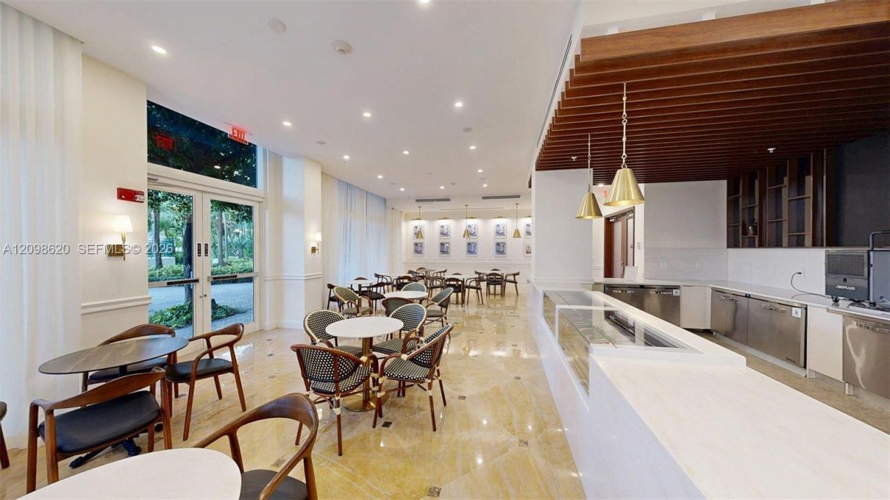 19501 W Country Club Dr, Unit 2505, Aventura, FL 33180 Photo