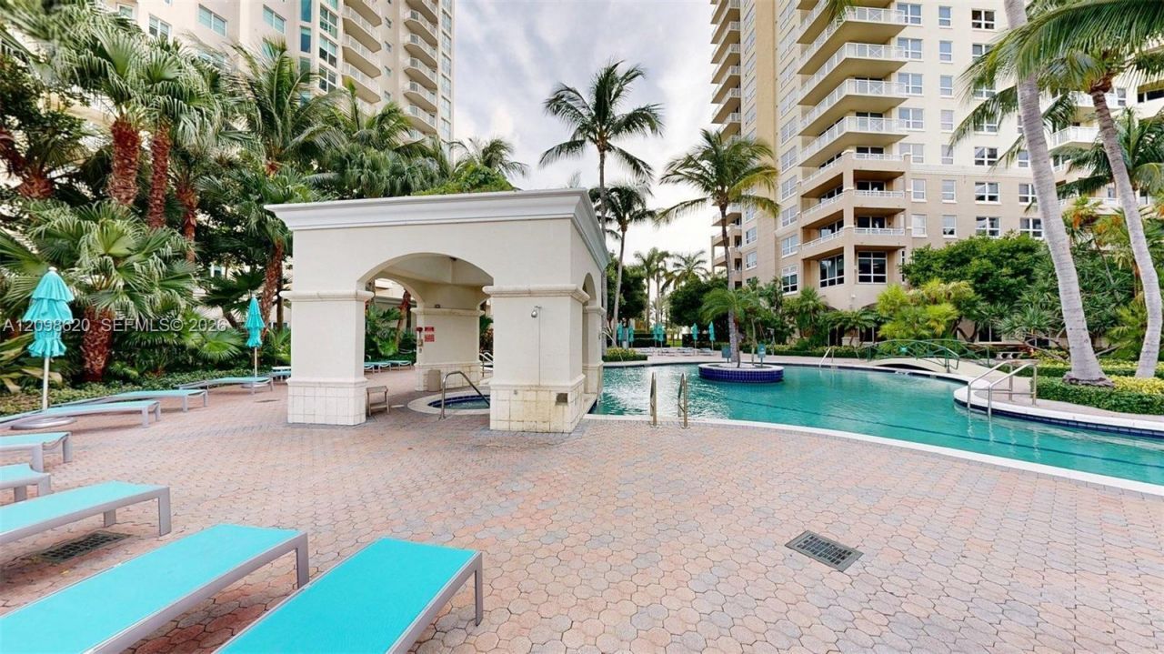 19501 W Country Club Dr, Unit 2505, Aventura, FL 33180 Photo