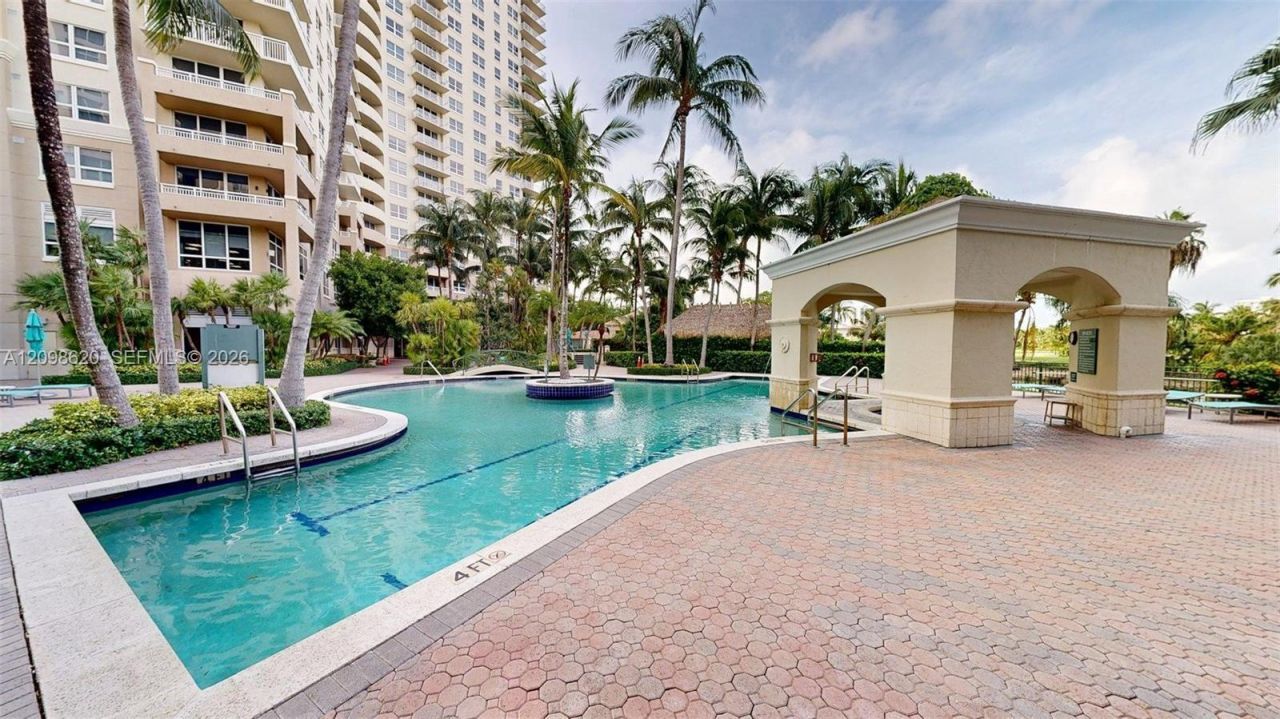 19501 W Country Club Dr, Unit 2505, Aventura, FL 33180 Photo