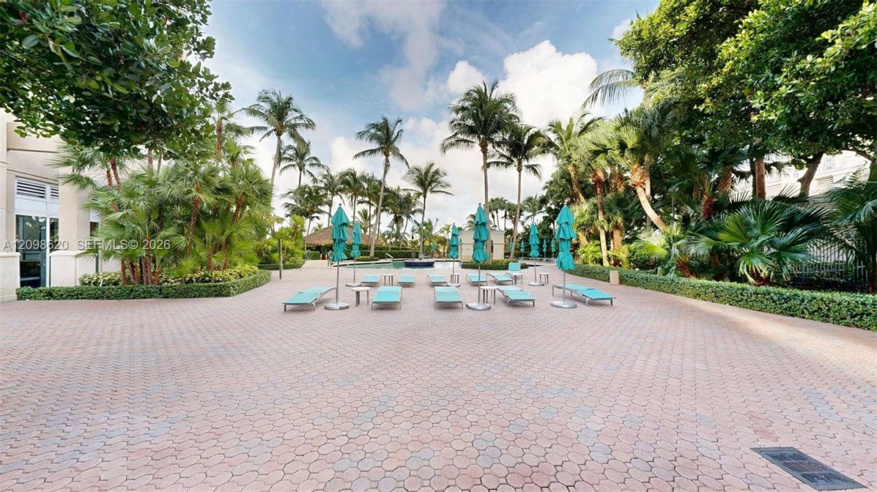 19501 W Country Club Dr, Unit 2505, Aventura, FL 33180 Photo