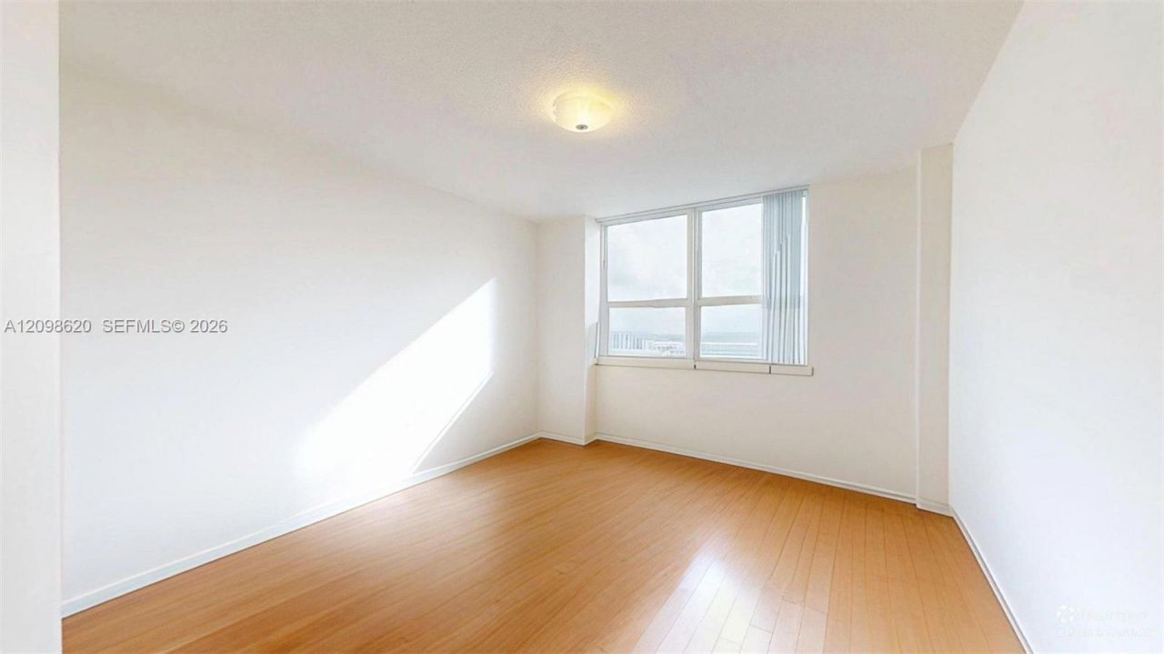 19501 W Country Club Dr, Unit 2505, Aventura, FL 33180 Photo