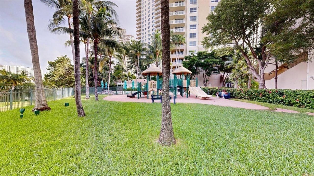 19501 W Country Club Dr, Unit 2505, Aventura, FL 33180 Photo