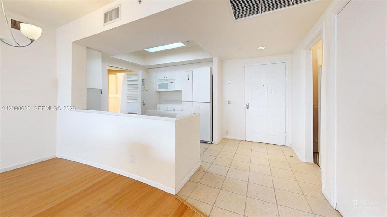 19501 W Country Club Dr, Unit 2505, Aventura, FL 33180 Photo