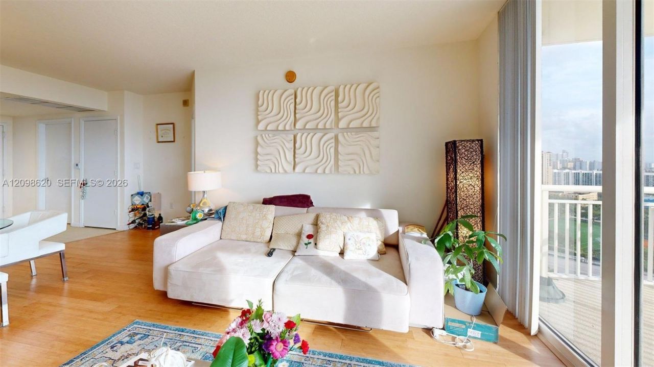 19501 W Country Club Dr, Unit 2505, Aventura, FL 33180 Photo