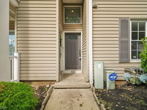 905 Montague Ave, Woodbridge, NJ 08830