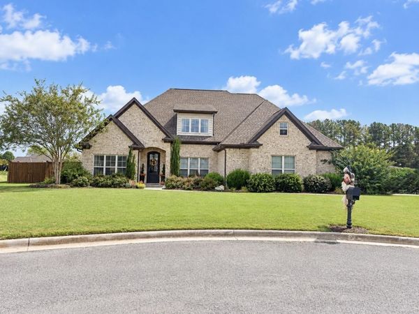 1123 Lake Spencer Dr, Tuscumbia, AL 35674