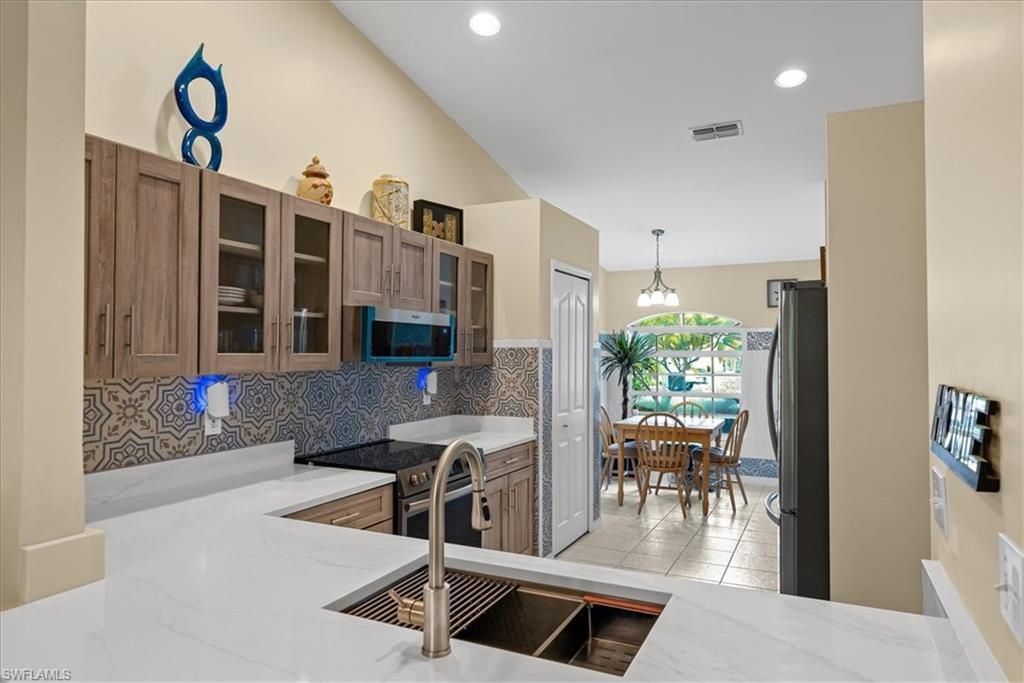 5485 Whitten Dr, Naples, FL 34104 Photo