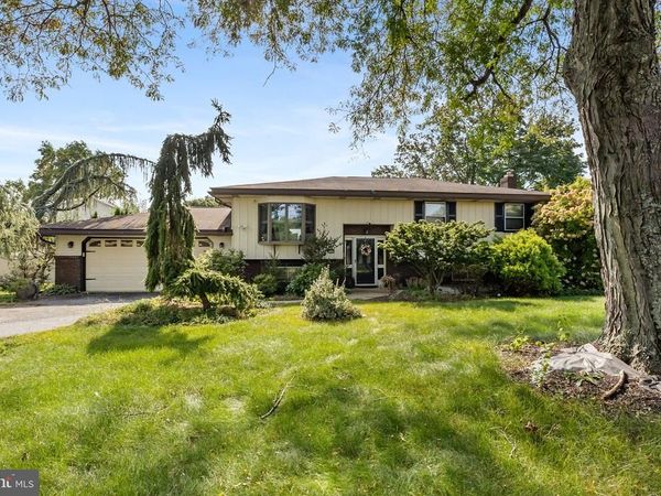 4468 THEBES TURN , WHITEHALL, PA 18052