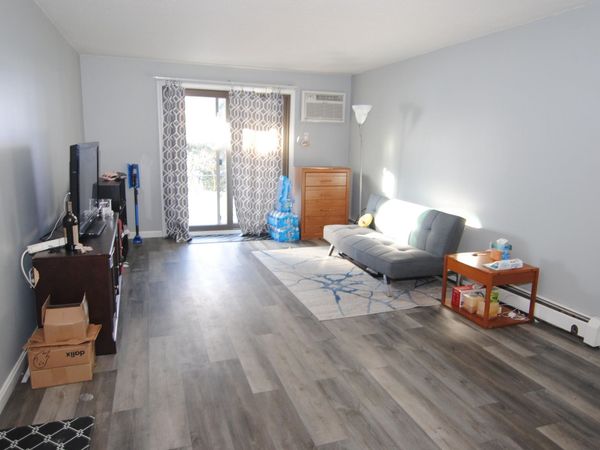 8 Strawberry Bank Road, Unit 10, Nashua, NH 03062