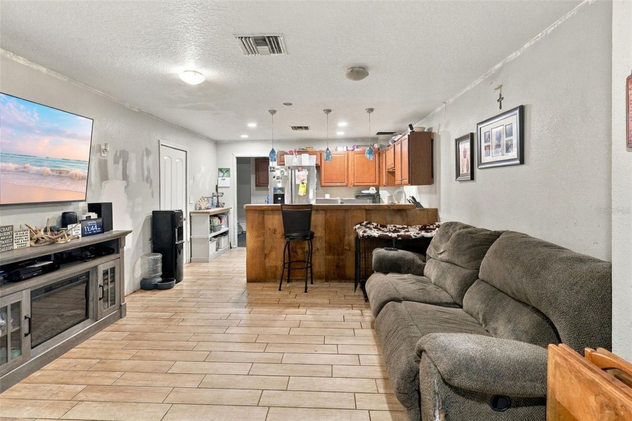 3345 Riverhead Drive , Deltona, FL 32738 Photo