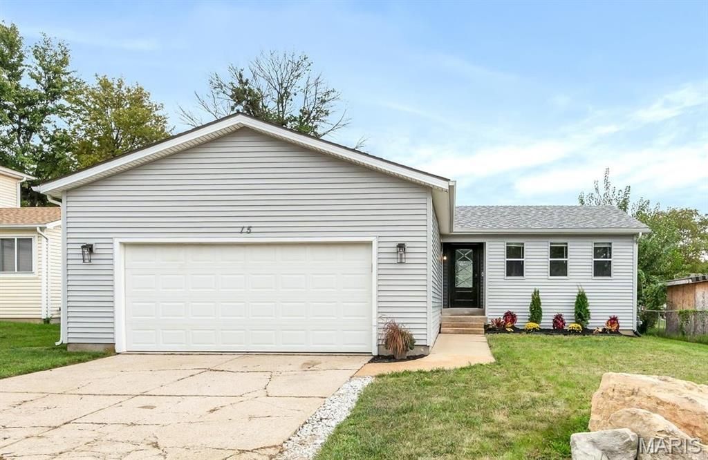 15 Laura Hill Road , Saint Peters, MO 63376 Main Photo