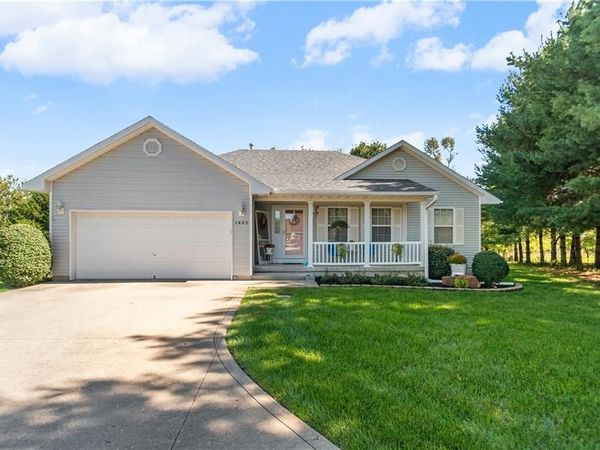 1402 Sam Den Circle, Cameron, MO 64429