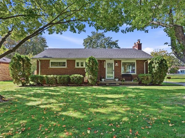 2272 Middlebelt Road, West Bloomfield Township, Mi 48324