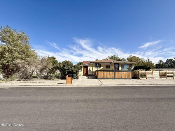 21 Arnold Avenue, Winnemucca, NV 89445