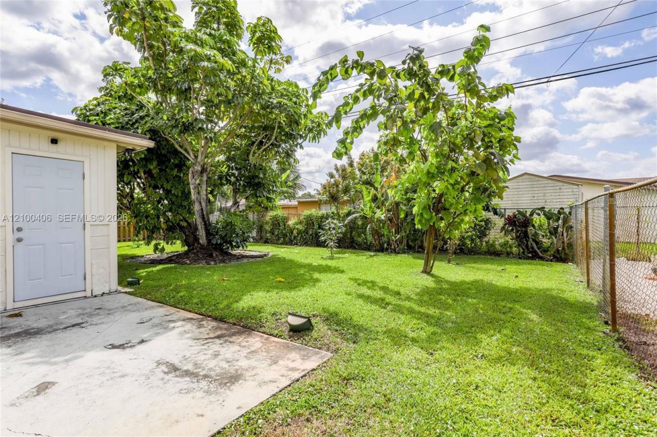 4420 NW 25th Pl , Lauderhill, FL 33313 Photo