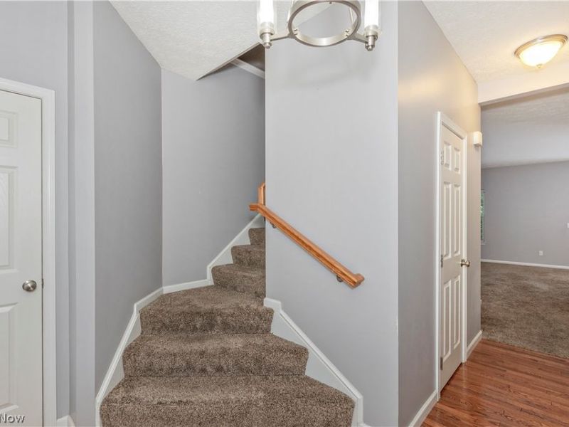 1344 Wellingshire Circle, Cuyahoga Falls, OH 44221 Photo 4