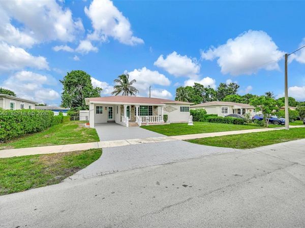 1135 NW 109th St , Miami, FL 33168