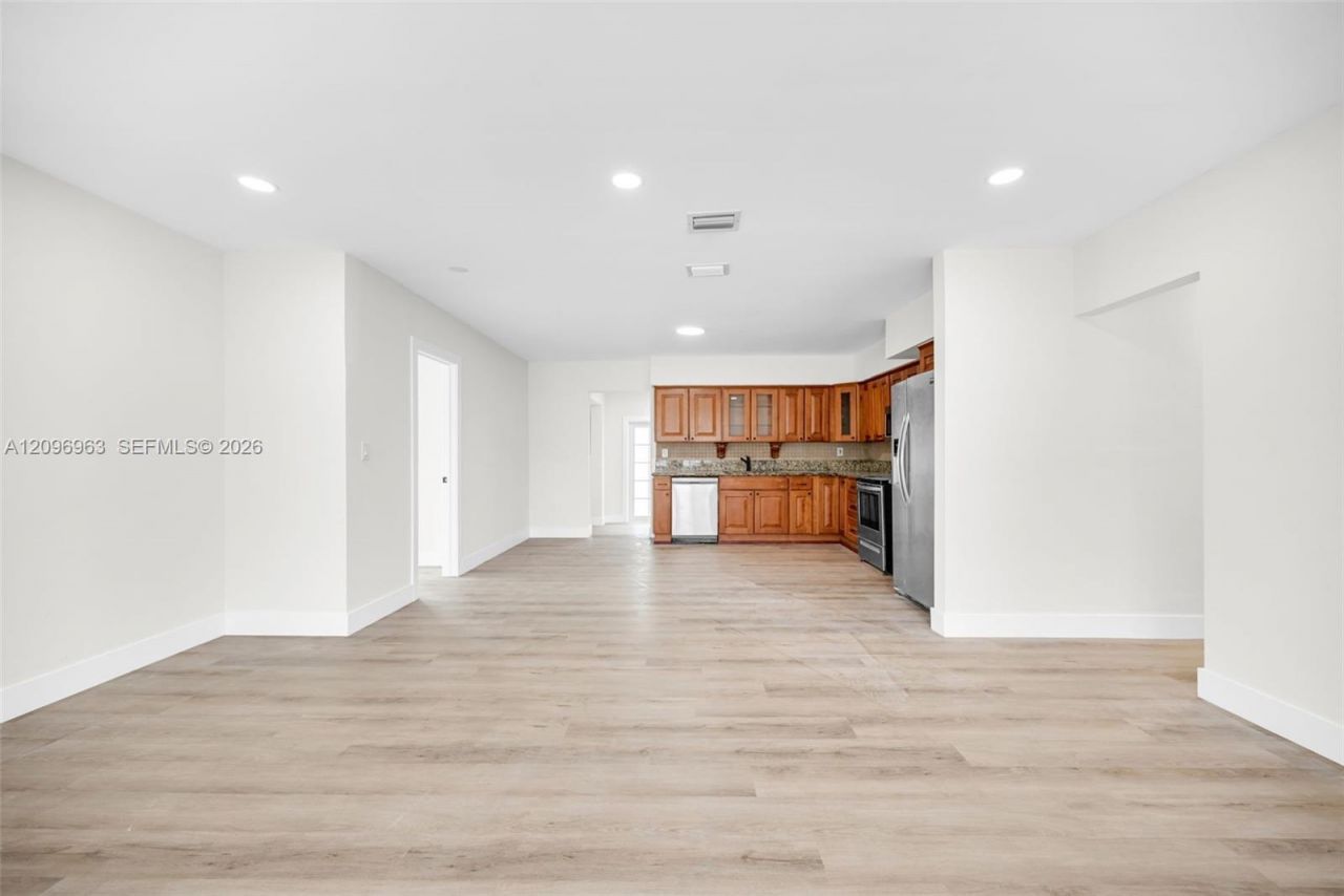 1135 NW 109th St , Miami, FL 33168 Photo